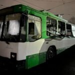 Масована атака дронами по Дніпропетровщині: пошкоджений транспорт, будівлі та екстрені відключення світла