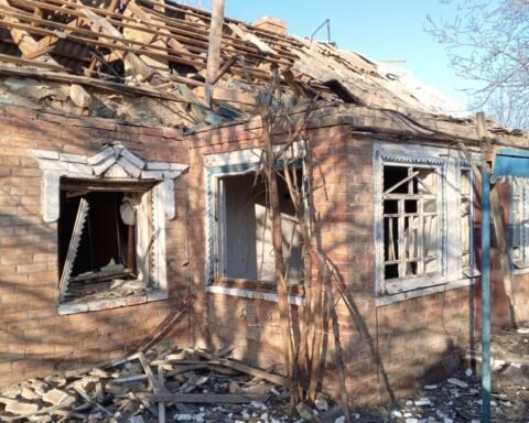 Обстріли Дніпропетровщини: троє поранених і 27 ударів за день