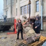 З Синельниківщини до Дніпра евакуювали п’ять кам’яних баб