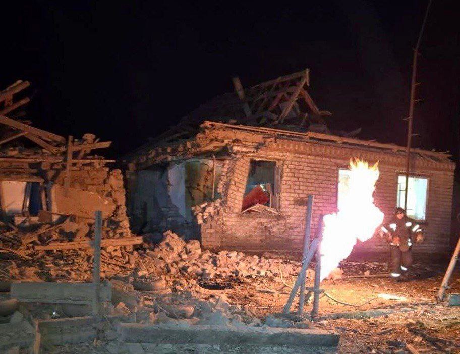 Атаки на Дніпропетровщину: пошкоджені будинки, гімназія та підприємство