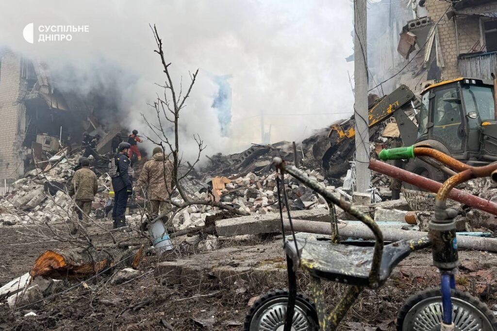 У Синельниківському районі триває пошуково-рятувальна операція після удару КАБом