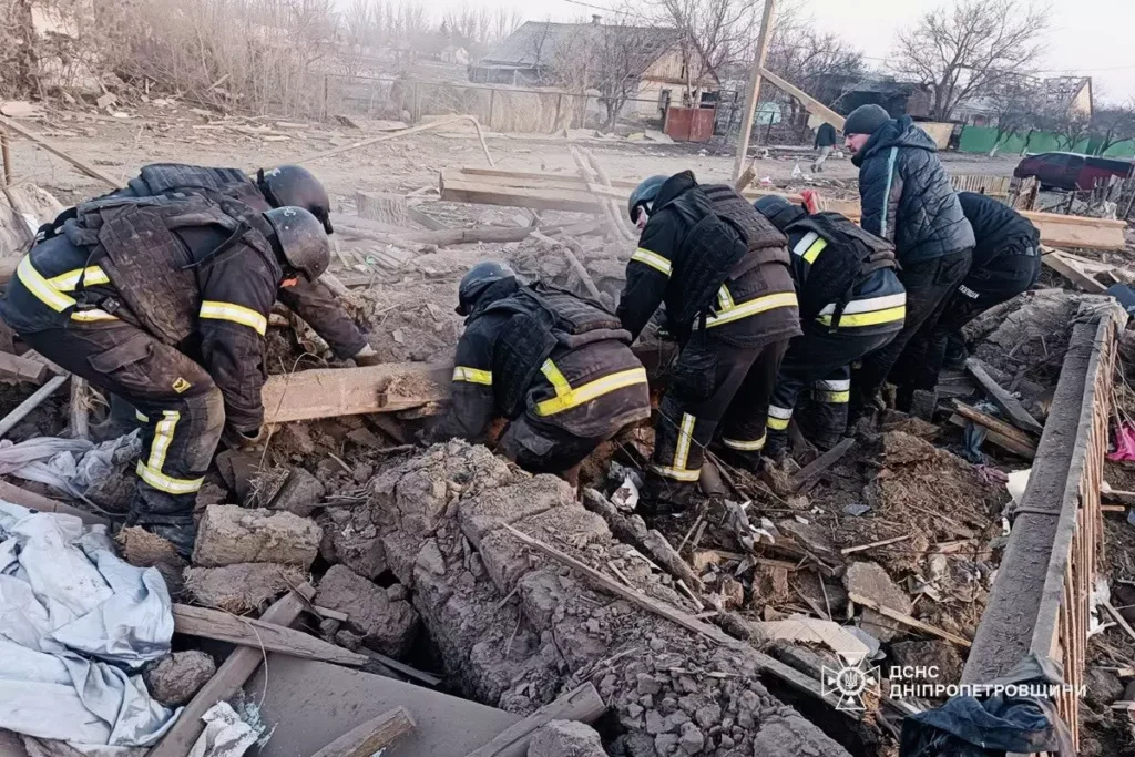 Нічна атака на Дніпропетровщину: загиблий та руйнування у трьох районах