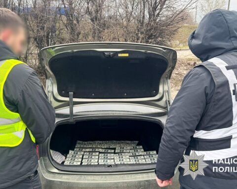 У Дніпрі викрили схему незаконного зняття з військового обліку за $16 тисяч