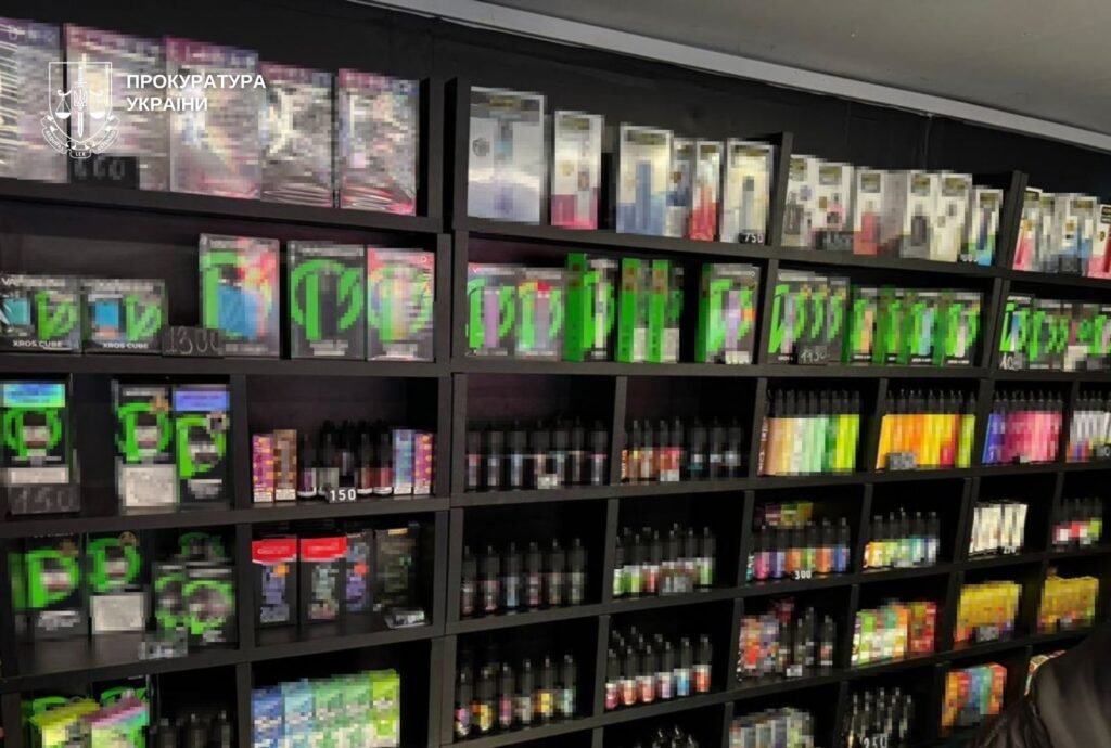 У Дніпрі викрили нелегальну мережу продажу електронних сигарет і тютюну