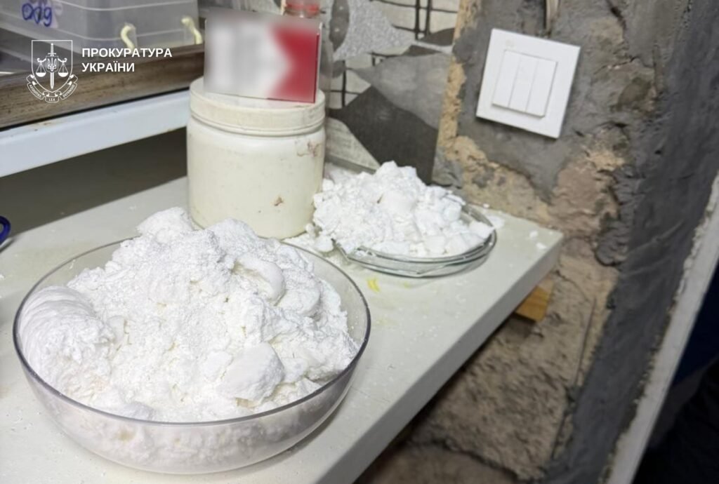 У Дніпрі викрили нарколабораторію: поліція вилучила понад 1 кг метамфетаміну