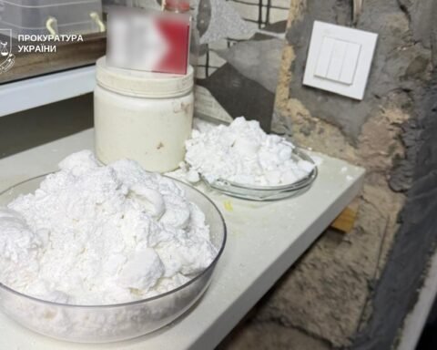 У Дніпрі викрили нарколабораторію: поліція вилучила понад 1 кг метамфетаміну