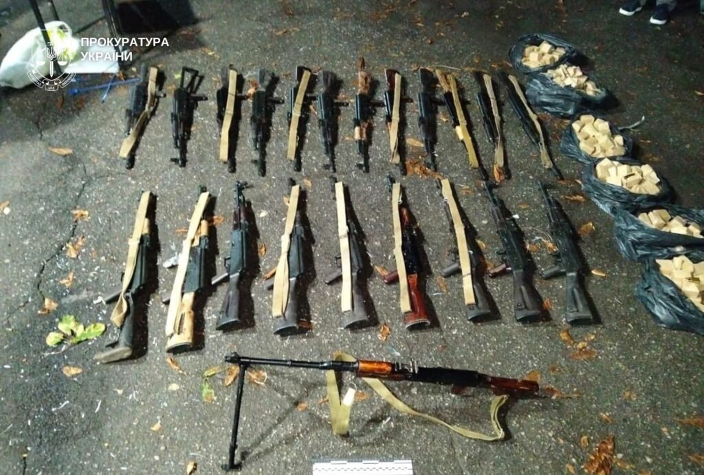 У Кривому Розі викрили схему продажу зброї з фронту: вилучено тисячі патронів