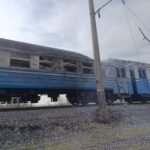 Дрон рф вдарив по приміському поїзду на Дніпропетровщині: є загиблий та поранені