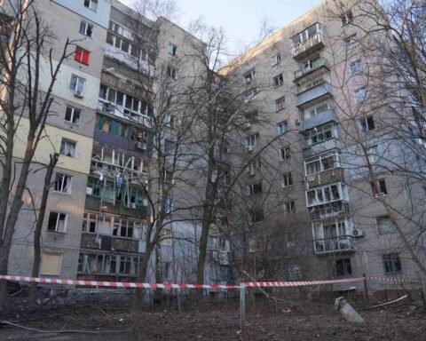 Російська атака на Дніпро та область: поранені 10 людей, пошкоджені будинки та автобус