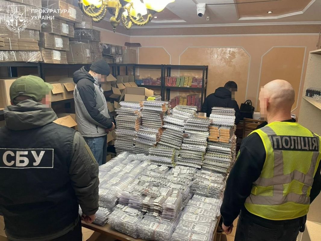 У Кривому Розі викрили підпільне виробництво рідин для електронних сигарет з обігом понад 1,5 млн грн на місяць