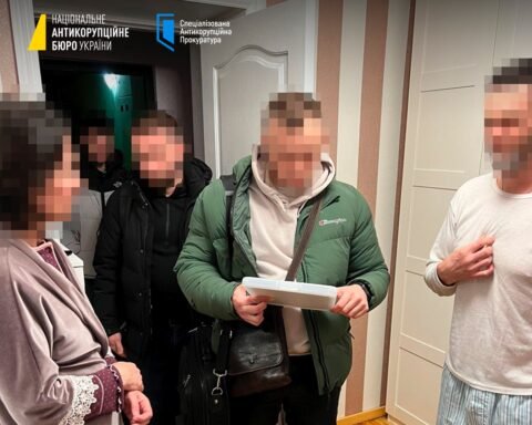 На Дніпропетровщині викрили схему розтрати коштів оборонного підприємства на понад 19 млн грн