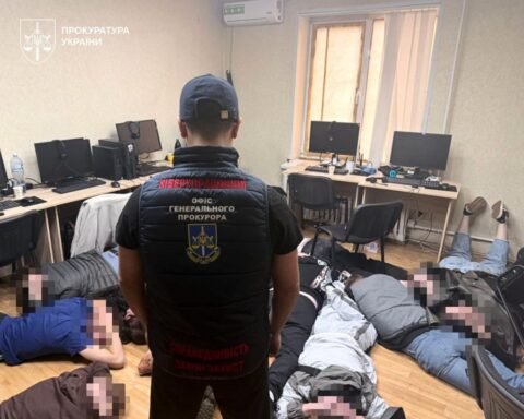 У Дніпро викрили масштабну мережу шахрайських кол-центрів із криптоаферами